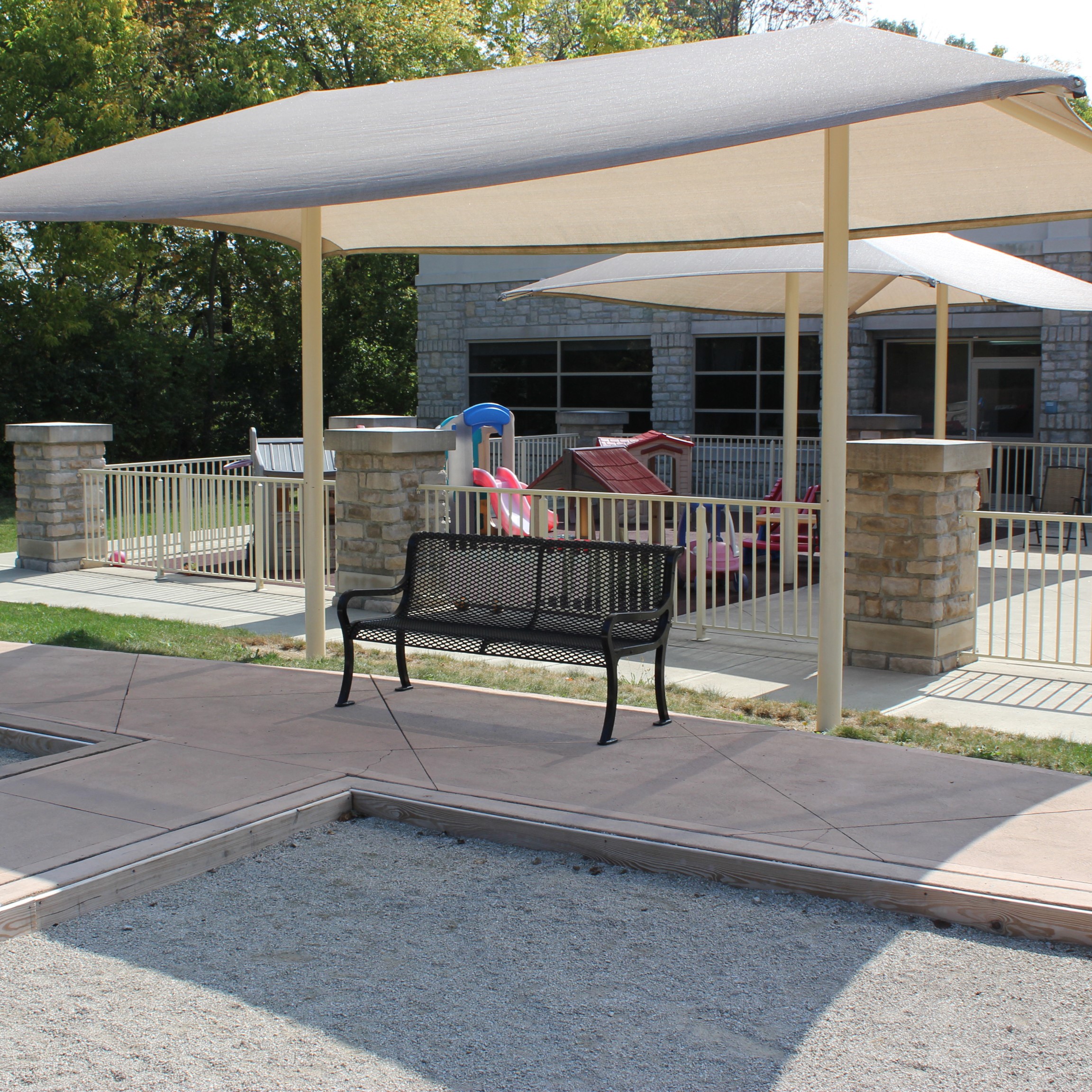 Coutyard_CY420D_UnderShade1